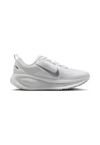 Nike Women's Vomero 18 - Runningschuhe grau US 9 | EU 40,5 - Moderne Laufschuhe mit Anziehschlaufen, ideal für Roadrunning. Entdecken Sie weitere Top-Angebote von Nike im Online-Shop von Bergfreunde.de!