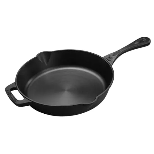 FEUERGOTT Feuerpfanne 25cm – Gusseisen Pfanne für Brotbacken, Braten und Grillen - Vielseitige Gusseisenpfanne (25 cm) für Induktion, Glut und Gas. Ideal für Outdoor, Camping und BBQ. Robuste Bauweise mit hervorragender Wärmeleitung – sofort einsatzbereit dank Seasoned Finish!