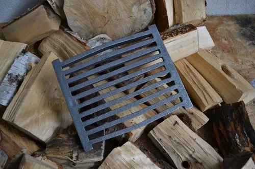 Gusseisenrost 23,5 x 19,5 cm für Öfen