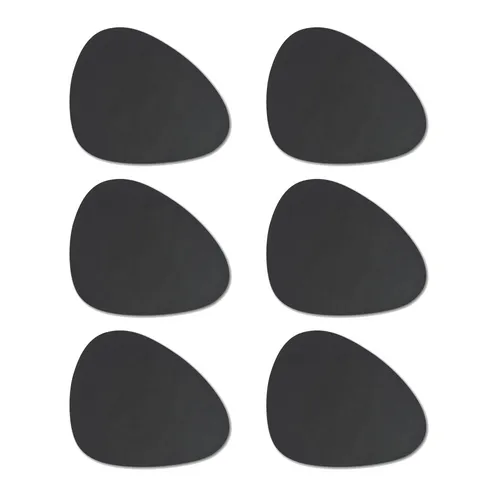 6er-Platzset Kunstleder gebogen schwarz 42 x 34 cm - Elegantes 6er-Platzset aus Kunstleder in Schwarz, ideal für stilvolle Tischdekoration. Mit seinen kompakten Maßen von 42 x 34 cm sorgt es für eine ansprechende Atmosphäre.