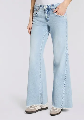 Herrlicher 5-Pocket-Jeans Edna Kama Denim Flared Fit, extra Weite