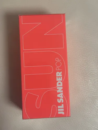 Jil Sander Sun Pop Arty Pink Eau de Toilette 100 ml - Frischer Duft mit Noten von Zitrone und Johannisbeere, ideal für den täglichen Gebrauch. Genießen Sie das erfrischende Spray in einer eleganten 100 ml Flasche.