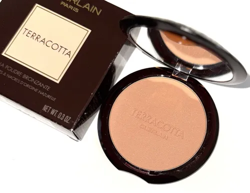 Guerlain Terracotta Original Poudre Bronzante 8,5 g - Puder für einen natürlichen, sonnengeküssten Teint, langanhaltend und pflegend für ein strahlendes Hautbild.