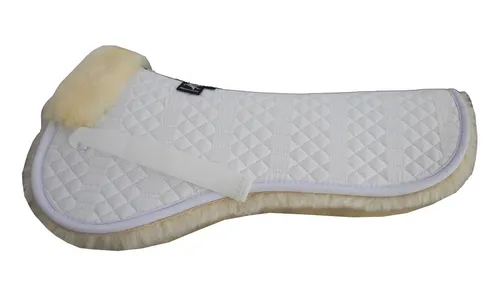Engel Reitsport Sattelpad SAKIS1 – Lammfell & Baumwollsteppstoff - Sattelpads aus 100% Merino Lammfell für optimalen Temperaturausgleich und Druckverteilung, ideal für Allergiker und Pferde mit empfindlicher Haut.