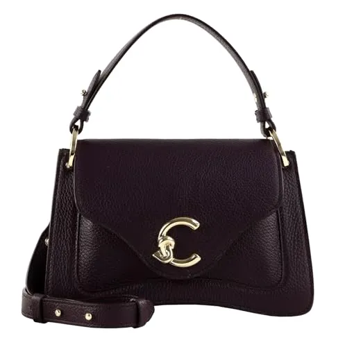 Coccinelle C-Me Grained Leather Handbag Prune - Elegante Coccinelle Handtasche aus strukturiertem Leder. Praktisch mit verstellbarem Schulterriemen und stilvollem Design. Ideal für den Alltag, Maße: 23,5 x 16 x 9 cm.