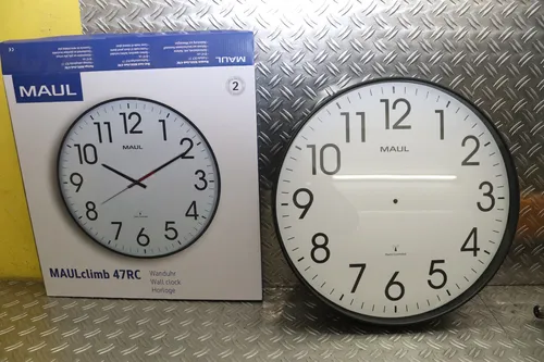 MAUL Funkwanduhr MAULclimb - 47,0 cm, weiß schwarz Kunststoff, lautloses Uhrwerk für perfekte Zeitmessung und stilvolle Raumgestaltung