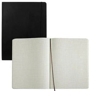 MOLESKINE Notizbuch Classic Collection DIN A4 kariert Schwarz - Flexibles Softcover-Notizbuch mit 192 Seiten für kreative Notizen und Skizzen. Ideal für unterwegs und im Büro.