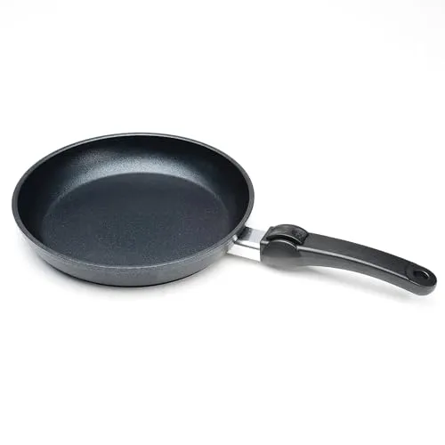 SKK 42414 Bratpfanne 24 cm – Energiesparende Induktionspfanne mit abnehmbarem Griff - Die SKK 42414 Bratpfanne überzeugt durch ihre langlebige Antihaftversiegelung und ist für alle Herdarten geeignet. Ideal für fettfreies Kochen und einfache Reinigung – der perfekte Begleiter in jeder Küche!