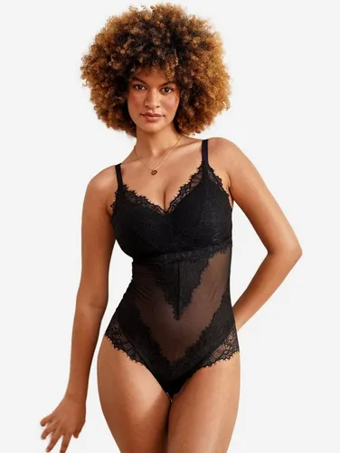 SugarShape Body SENSLA wattierter Spitzen-BH, bügelloser BH in schwarz von SugarShape