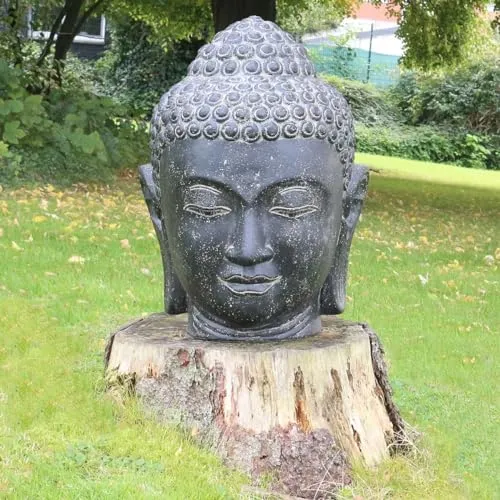 Buddha Kopf Skulptur aus Lavastein von Oriental Galerie