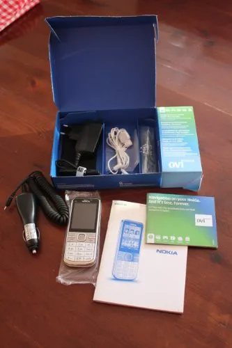 Nokia C5 Smartphone - Kompaktes 2.2 Zoll Display - Prepaid-Handy mit 3.2 MP Kamera, Bluetooth und weltweiter Navigation, ideal für unkomplizierte Nutzung und sozialen Kontakt.