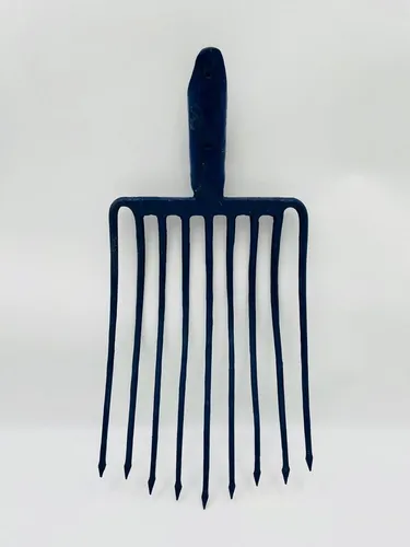 Steingabel 9 Zinken Forke – Kohlengabel mit Federdülle - Heugabeln mit 9 Zinken, ideal zum einfachen Umgraben und Wenden von Erde. Die Federdülle sorgt für zusätzlichen Komfort und Effizienz bei der Arbeit.
