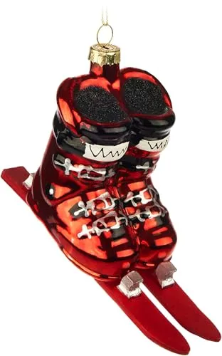 BRUBAKER Skischuhe Rot mit Kurzen Skiern - Handbemalte Ski Weihnachtskugel aus Glas - Skiskates, Snowblades, Kurzski - Christbaumschmuck Figur - lustig Deko Anhänger Baumkugel - 13 cm
