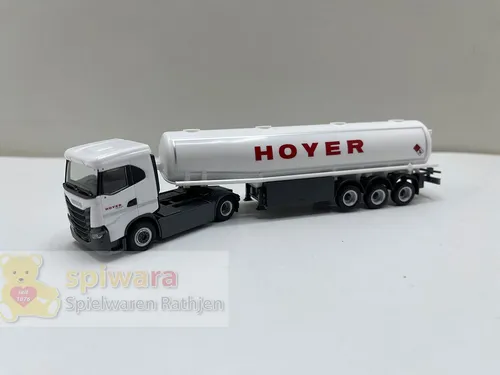 Herpa 315982 LKW Iveco S-Way ND Benzintank-Sz Hoyer