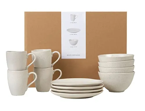 Broste Copenhagen Nordic Vanilla Frühstücksset 12tlg - 12-teiliges Frühstücksset aus hochwertigem Steingut mit einzigartiger Reaktivglasur, spülmaschinen- und mikrowellengeeignet – für stilvolles nordisches Ambiente am Frühstückstisch.