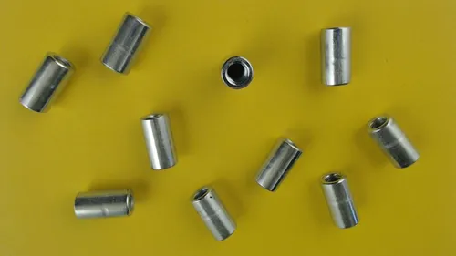 10X Verbindungsmuttern Langmuttern Gewindehülsen Distanzmuffen Rund 5 x 15 Ø=8mm