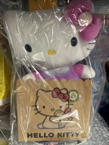 Hello Kitty Princess Eco Plush 24 cm - Weich- & Stoffpuppen, kuschelweicher Plüsch aus 100% recyceltem Material und in einem wiederverwendbaren Kartontäschchen verpackt.