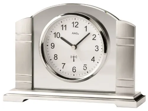 AMS 5142 Tischuhr Funk silbern Metall - Elegante Funkuhr aus gebürstetem Metall mit geschliffenem Mineralglas, ideal für präzise Zeitmessung und stilvolle Akzente in Ihrem Zuhause.