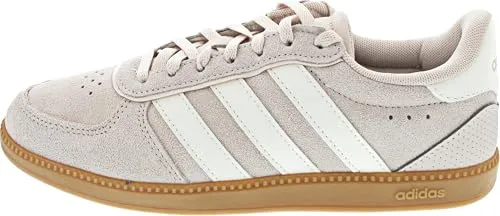 adidas Rose Damen Sneaker 38 2/3 EU - Stylischer Damen Sneaker mit normaler Passform und Schnürverschluss, aus hochwertigem Leder und Synthetik für optimalen Tragekomfort.