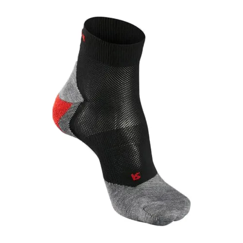 Falke RU5 Lightweight Short Laufsocken 42-43 - Schwarz - Laufsocken mit leichter Polsterung für optimalen Schuhkontakt, ideal für Roadrunning. Größe: 42-43, aus atmungsaktivem Material für besten Komfort.