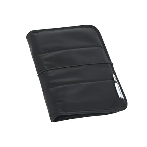 Lässig Windeltasche Changing Pouch, Schwarz Hochglanz - Wickeltasche in elegantem Schwarz Hochglanz, aus hochwertigem Textil, praktisch und stilvoll für unterwegs, ideal für die Aufbewahrung von Mullwindeln und Pflegeutensilien.