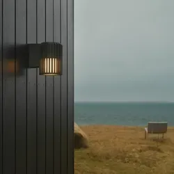 Nordlux Aludra Außen Wandleuchte Seaside Anthracite - Lampen für Außenbereiche, mit IP54 Schutzklasse und widerstandsfähig gegen Wind, Wetter sowie Salzwasser – ideal für Küstengebiete.