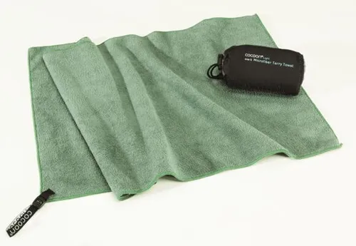 COCOON Reisehandtuch Terry Towel Light - XL in Bamboo Green - Handtuch aus Mikrofasern, schnell trocknend und mit großer Saugfähigkeit – ideal für Reisen und Outdoor-Aktivitäten.