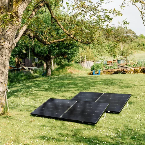 Balkonstrom Balkonkraftwerk 900 Watt - Komplettset Bifazial - Balkonkraftwerk mit 900 W Leistung und zwei bifazialen Solarmodulen für maximale Effizienz. Inklusive Hoymiles Wechselrichter mit WLAN, ideal für nachhaltige Energiegewinnung im Garten.
