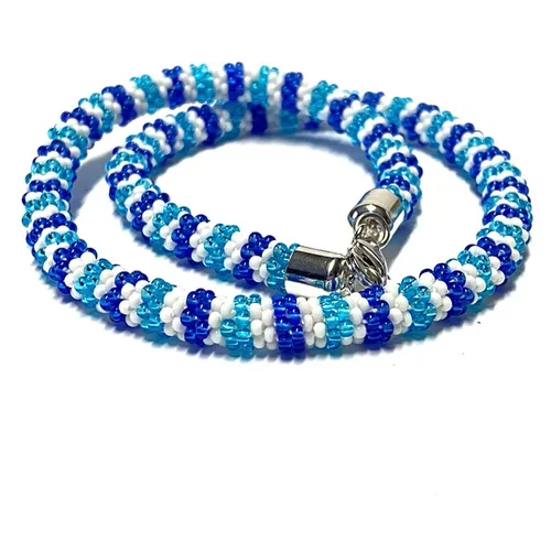 tolle Häkelkette blau / weiß mit 925 Silber Verschluß 43 cm Handarbeit
