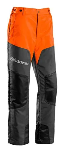 Husqvarna Classic KWF Schnittschutz Bundhose für Motorsäge - Schnittschutzhose in Kurzgröße, ideal für Sicherheit beim Arbeiten mit der Motorsäge, Farbe: Anthrazit-Orange.