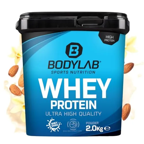 Bodylab24 Whey Protein Pulver, Vanille-Mandel, 2kg - Molkenproteine mit bis zu 80% Eiweißgehalt, ideal für den Muskelaufbau nach dem Training. Perfekte Löslichkeit in Milch und Wasser, ohne Aspartam und künstliche Konservierungsstoffe.