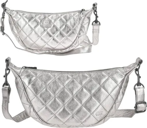 Bear Design Crossbody Bag CALLISTO PELLE Damen Leder 33x17cm - Umhängetasche aus hochwertigem Leder, geschmeidig durch spezielle Wachsbehandlung. Ideal für den Alltag mit verstellbarem Schultergurt und elegantem metallic silber Finish.