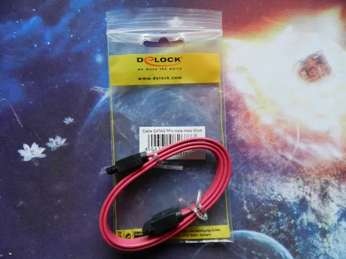 50cm Delock SATA 6 gb/s Kabel 7pol beidseitig gerade Stecker mit Metallclip rot
