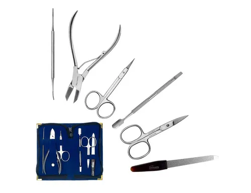 May Maniküre-Etui 6-teilig in Blau – Perfektes Set für Nagelpflege - Komplettes 6-teiliges Maniküre- und Pediküre-Set in stilvollem Etui. Ideal für die Nagel- und Fußpflege sowie zum Entfernen von Augenbrauen. Praktisch und elegant für unterwegs.