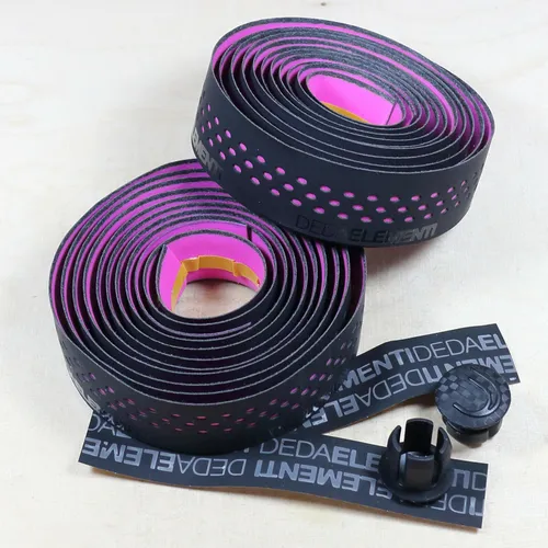 Deda Elementi Presa Road Lenkerband (Schwarz/Fusia) - Lenkerbänder für Rennräder, bietet hohen Komfort durch EVA und PU-Oberfläche, leicht und langlebig mit nur 85 g.