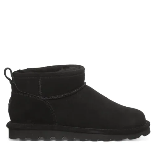 Bearpaw Damen Shorty Stiefelette Black II, 40 EU - Wanderschuhe: Gefütterte Winterbootie im klassischen Sheepskin-Style mit wasserabweisendem Nubukleder und NeverWet Imprägnierung für optimalen Wetterschutz.