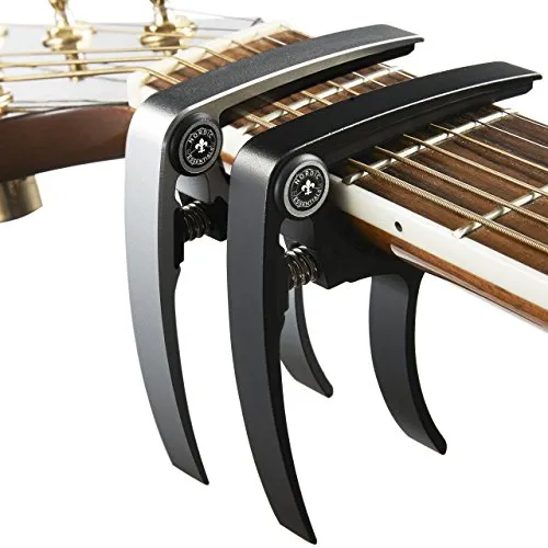 Gitarren Capo (2er Pack) für Akustikgitarren, Ukulele, Banjo, Mandoline, Bass - Hergestellt aus ultraleichtem Aluminium-Metall (nur 34 g!) für 6- und 12-saitige Instrumente - Nordic Essentials
