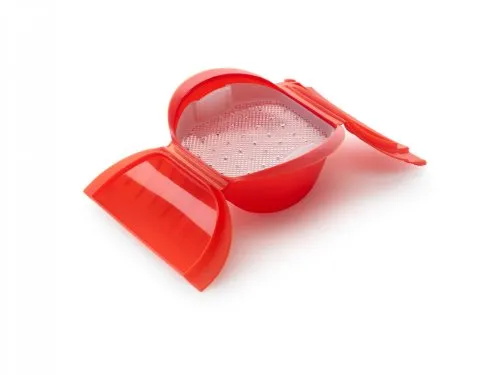Lékué Dampfbox mit Einlegeboden, 1000 ml, rot - Dampfgarer für 3–4 Personen, ermöglicht das gleichzeitige Garen von 2 Gerichten in nur 10 Minuten. Spülmaschinenfest und vielseitig einsetzbar für gesunde und schmackhafte Rezepte.