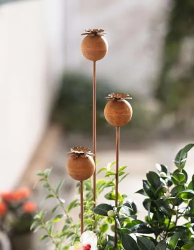 Dekoleidenschaft 3X Gartenstecker Mohn aus Metall - Gartenfiguren im 3er Set, dekorative Metallstecker mit rustikalem Rostfinish, ideal für einen einzigartigen Akzent in Ihrem Garten.