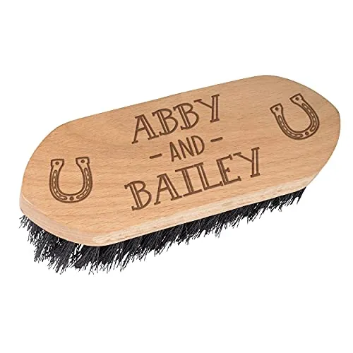 Gift Base Pferdebürste mit Holzgriff, personalisierbar, Hufeisen