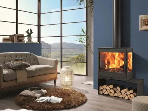 Kaminofen Panadero CHARME 3V – 7,1 kW mit Holzfach - Kaminofen in elegantem Stahl schwarz, EEK A, bietet effiziente Wärme und ein praktisches Holzfach für zusätzlichen Komfort.