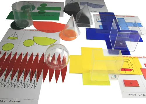 WISSNER® aktiv lernen - 6 Geometriekörper mit Netz - Experimentierkästen mit 6 transparenten Geometriekörpern, ideal zur Förderung des räumlichen Vorstellungsvermögens. Hergestellt aus 100% recyceltem Plastik, umweltfreundlich und in Deutschland produziert.