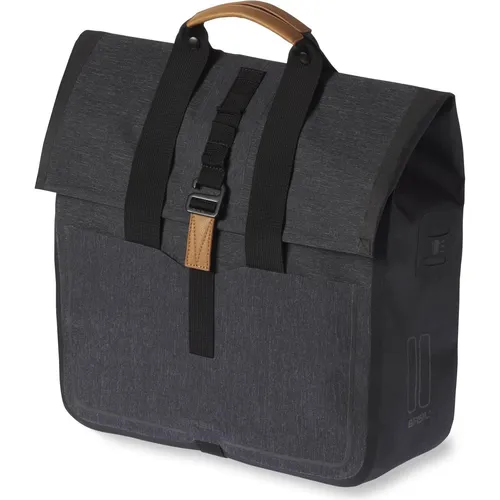 Basil Urban Dry Gepäckträgertasche, Grau, 20 L - Fahrradtasche mit 20 L Volumen, wasserfestem Material und reflektierenden Elementen für bessere Sichtbarkeit, ideal für sichere Fahrten bei jedem Wetter.