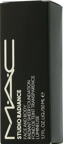 MAC Studio Radiance Face and Body Radiant Sheer Foundation 50 ml - Make-up für einen strahlenden Teint, bietet leichte Deckkraft und pflegt die Haut gleichzeitig.