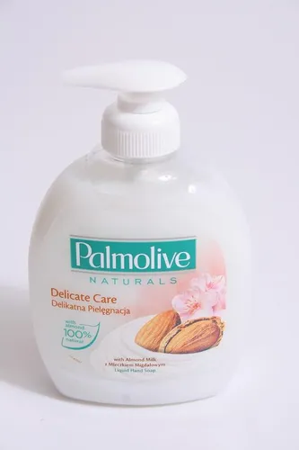 MYDLO W PLYNIE PALMOLIVE 300ML MIGDALOWE BUT PALMOLIVE 8003520012906