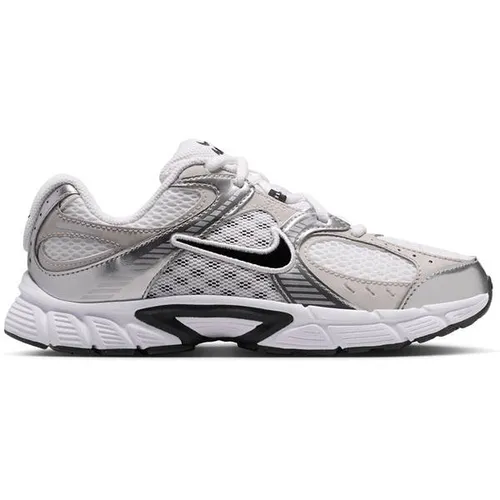 NIKE V5 RNR (GS) Laufschuhe für Kinder - Leichte und atmungsaktive Laufschuhe mit strapazierfähiger Gummisohle. Ideal für aktive Kinder, bieten sie Komfort und Halt auf unterschiedlichsten Untergründen.