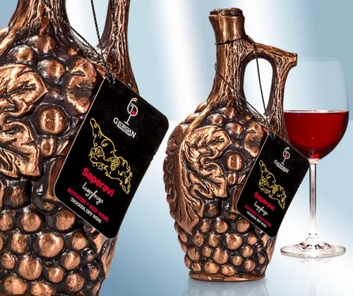 Rotwein Saperavi aus Georgien in Souvenir-Flasche 0,75L