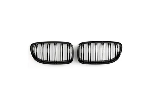OMAC Frontstoßstange für BMW 3er E90 Limo 2009-2011 - Hochwertige Frontstoßstange in glänzendem Schwarz, passend für BMW 3er E90 Limo (2009-2011). Robuste Konstruktion aus ABS-Kunststoff für langlebigen Einsatz und stilvolles Design.