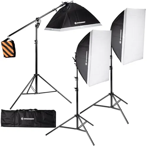 BRESSER BR-235B LED-Tageslicht-Set mit Softboxen - Das BRESSER BR-235B LED-Tageslichtset bietet eine platzsparende Lösung für Foto- und Videostudios. Mit 5 dimmbaren LED-Birnen und großen Softboxen sorgt es für gleichmäßige Beleuchtung und hohe Flexibilität.