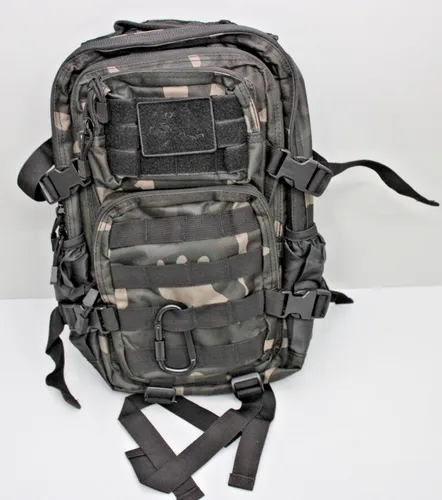 Brandit Kids US Cooper Rucksack - Dark Camo - Robuster Rucksack im US Army Stil mit Molle-Schlaufen und Klettfläche für Patches, ideal für Abenteuer und den Alltag.